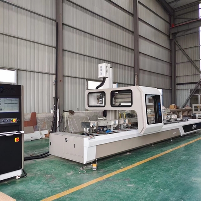Centro fazendo à máquina do CNC da liga automática de quatro linhas centrais para fazer a parede de cortina da casa da sala
