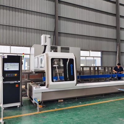 Alumínio e Upvc Centro de usinagem CNC de 4 eixos com 300mm Balde de serra para perfuração e corte de perfil de alumínio