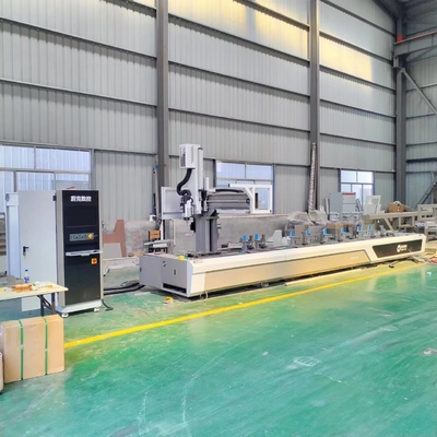 Perfil de alumínio de 7000 mm 4 eixos Centro de usinagem CNC Perfuração automática Fresagem de furos em perfil de alumínio