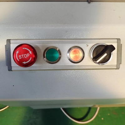 Perfil de alumínio 4 eixos Centro de usinagem CNC Automático controlado com 4 eixos para fábrica de parede de cortina