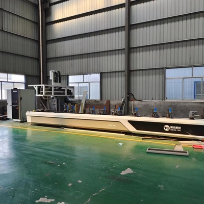 Perfil de alumínio 4 eixos Centro de usinagem CNC Automático controlado com 4 eixos para fábrica de parede de cortina