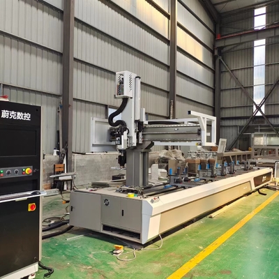Perfil de alumínio 4 eixos Centro de usinagem CNC Automático controlado com 4 eixos para fábrica de parede de cortina