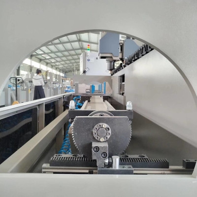 Centro de trabalho para perfis de alumínio com 3 eixos controlados, gerenciamento totalmente automático de usinagem para fresagem