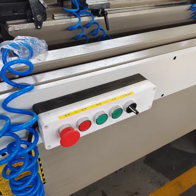 Máquina automática de cortina de parede Máquina de escoamento de alumínio