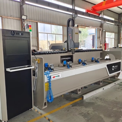 Perfil de alumínio Centros de usinagem CNC Mudança automática de ferramentas para trabalhar com comprimento de 3000 mm