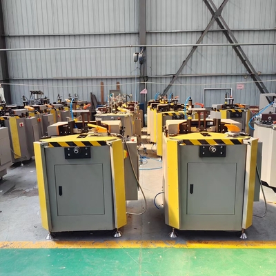 Máquina de combinar ângulos de perfis de janelas de tipo hidráulico de trabalho pesado Para puxnhing ângulo de alumínio
