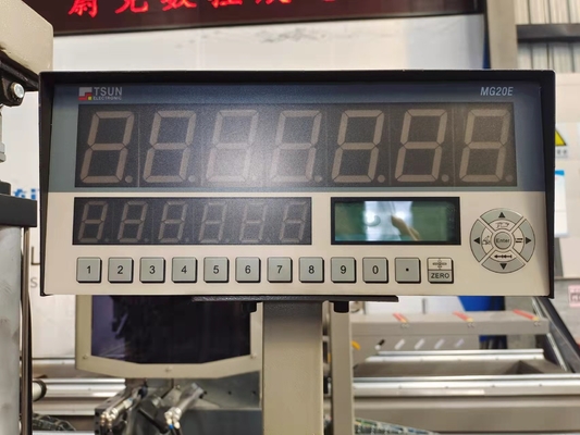 Display Digital Double Head Mitre Saw Com lâmina de serra de diâmetro 600mm cortando 45 e 90 graus