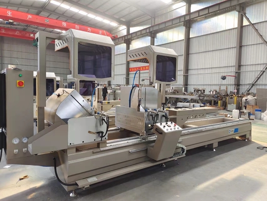 Máquina de corte de perfis de PVC de 550 mm