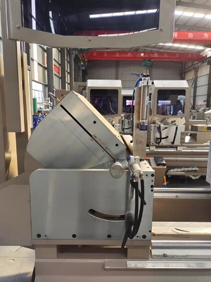 Máquina de corte de perfis de PVC de 550 mm