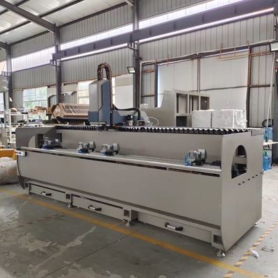 2500mm Profil de alumínio 3 lados de fresagem e perfuração centro de processamento máquina CNC para LED luz porta da janela