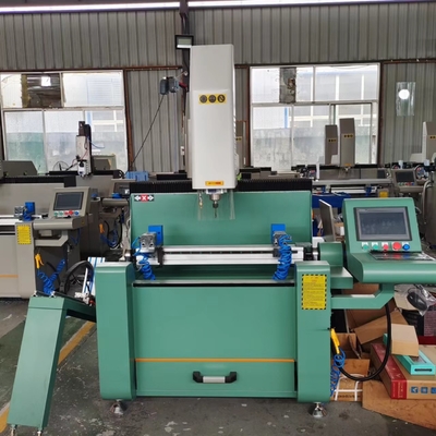 Pequeno roteador automático de cópia CNC de 800 mm, perfuração e fresagem para portas e janelas, móveis minimalistas, armários de vinhos