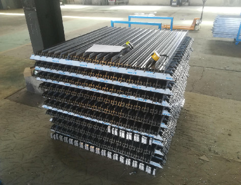 550 Serra CNC Centro de corte industrial de alumínio para parede de cortina com ângulo de corte de 45 e 90