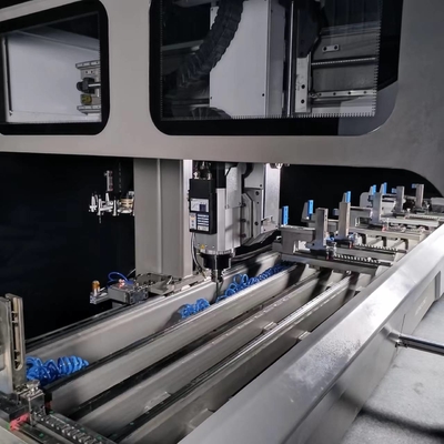 Centro de Processamento CNC de 4 eixos Centro de Processamento CNC de Alu com comprimento máximo de processamento de 7000 mm