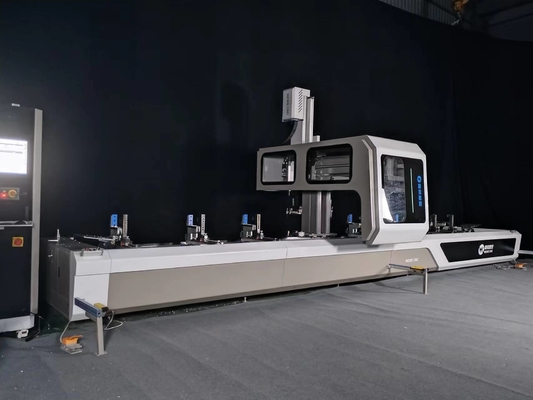 Centro fazendo à máquina de alumínio horizontal do Cnc de 4 linhas centrais para a perfuração e a trituração de alumínio do perfil