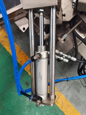 Máquina de friso de canto do Cnc para o perfil de alumínio da porta e da janela