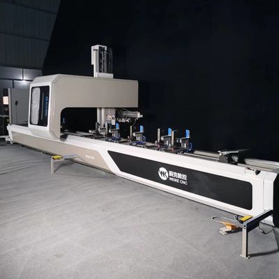 Centro de usinagem CNC de perfis de alumínio com 4 eixos controlados