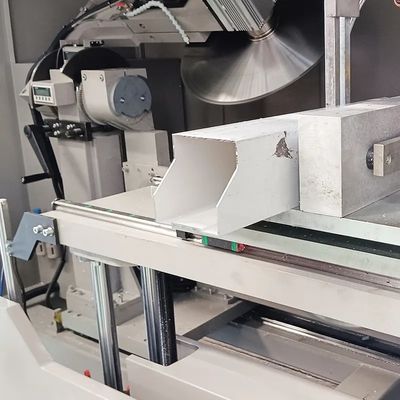 Máquina de corte de serra de alumínio de alta eficiência Serra de entalhe para fabricação de janelas de parede de cortina de alumínio