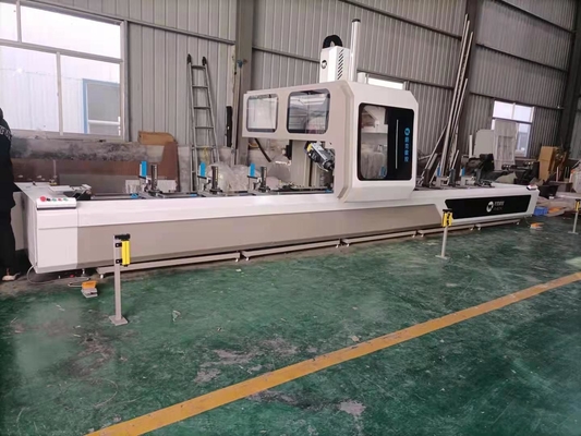 Perfil de alumínio de 7000 mm 4 eixos Centro de usinagem CNC Perfuração automática Fresagem de furos em perfil de alumínio