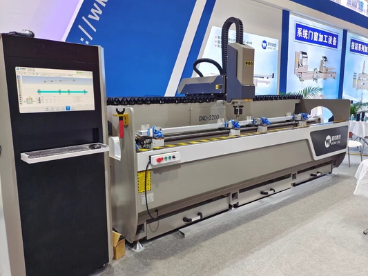 do perfil de alumínio automático da linha central da mudança 3+1 da ferramenta de 3000mm centros fazendo à máquina do CNC